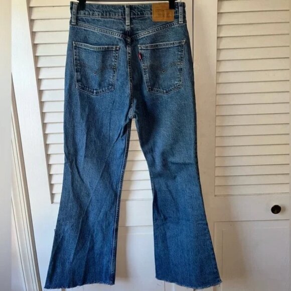 Levi's Premium High Rise Flare Women's Jeans size 28 - Picture 2 of 3